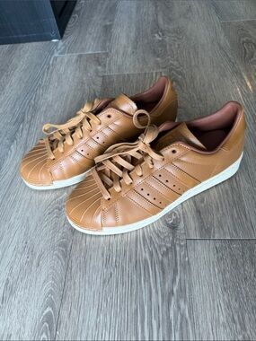 adidas Men’s Tan Leather Shell-Toe Sneakers